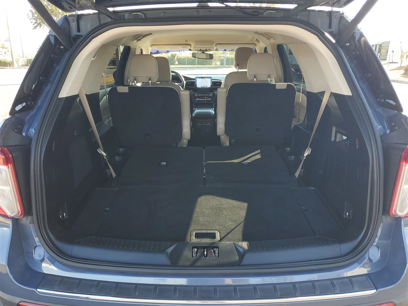 Certified 2021 Ford Explorer Limited w/ Equipment Group 301A image 7