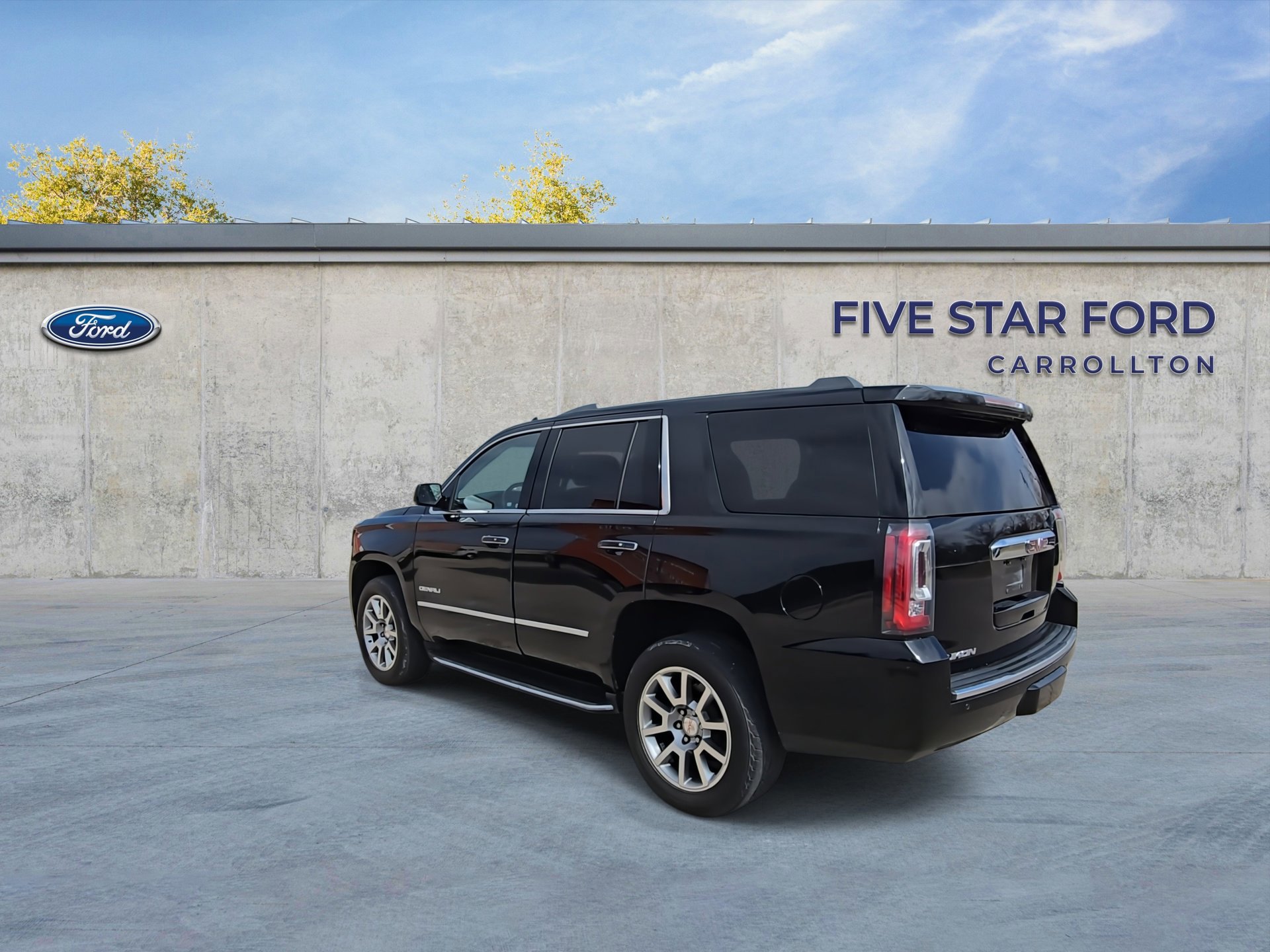 Used 2017 GMC Yukon Denali w/ Enhanced Security Package image 3