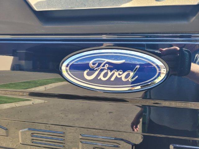 Certified 2022 Ford F350 XLT w/ XLT Premium Package AWD/4WD image 7