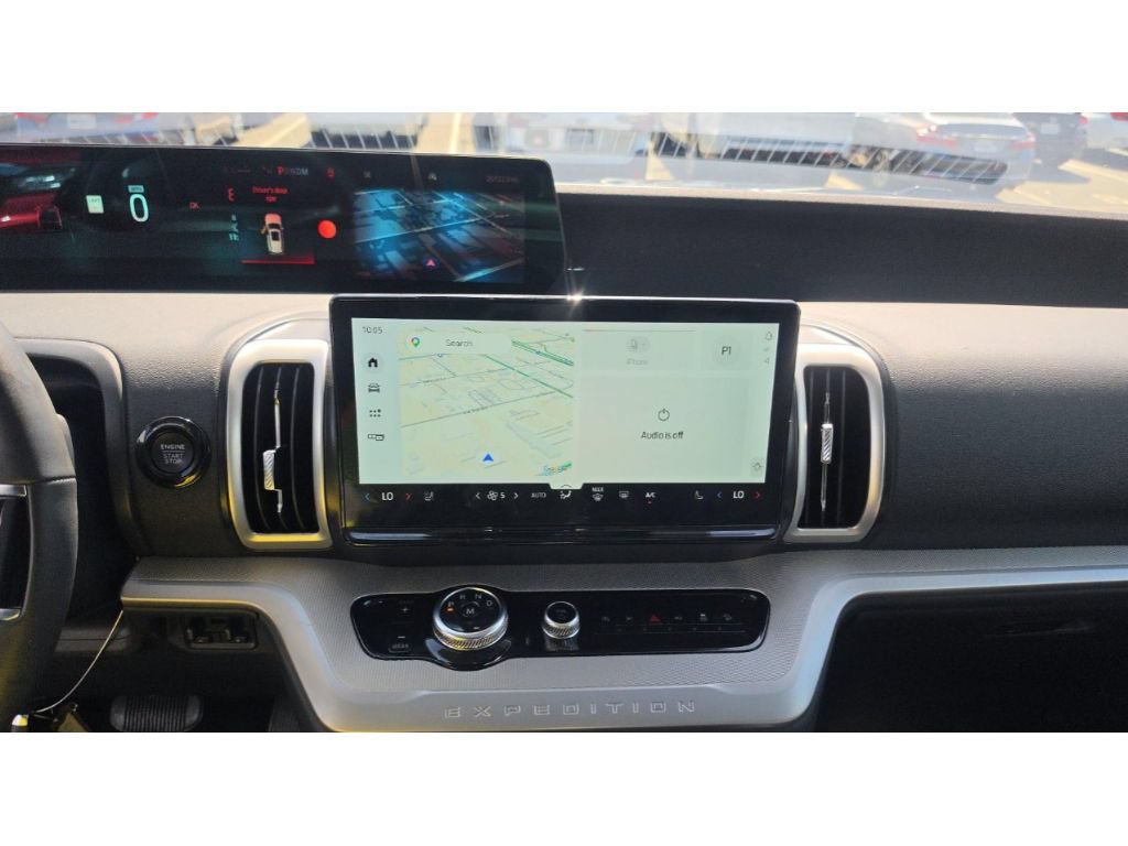 Certified 2025 Ford Expedition Active AWD/4WD image 11
