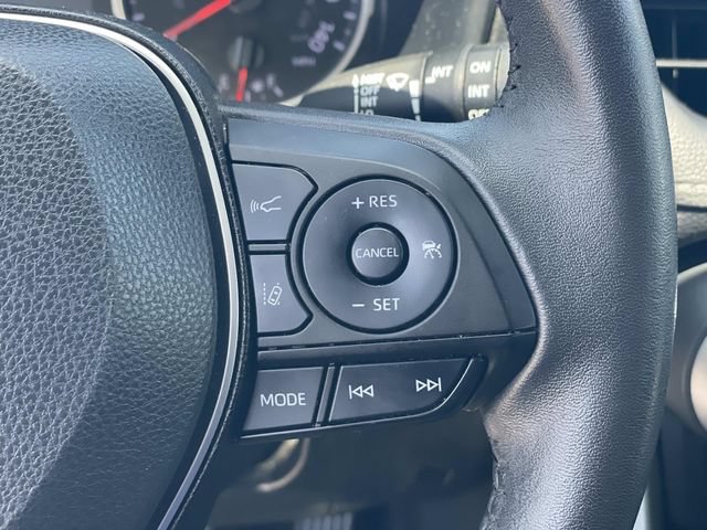 Used 2022 Toyota RAV4 XLE Premium FWD image 10