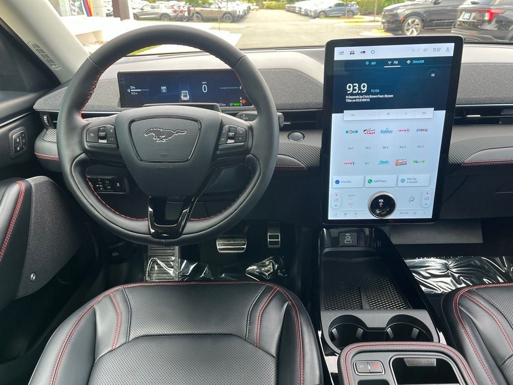 Certified 2025 Ford Mustang Mach-E Premium w/ Sport Appearance Package AWD/4WD image 18