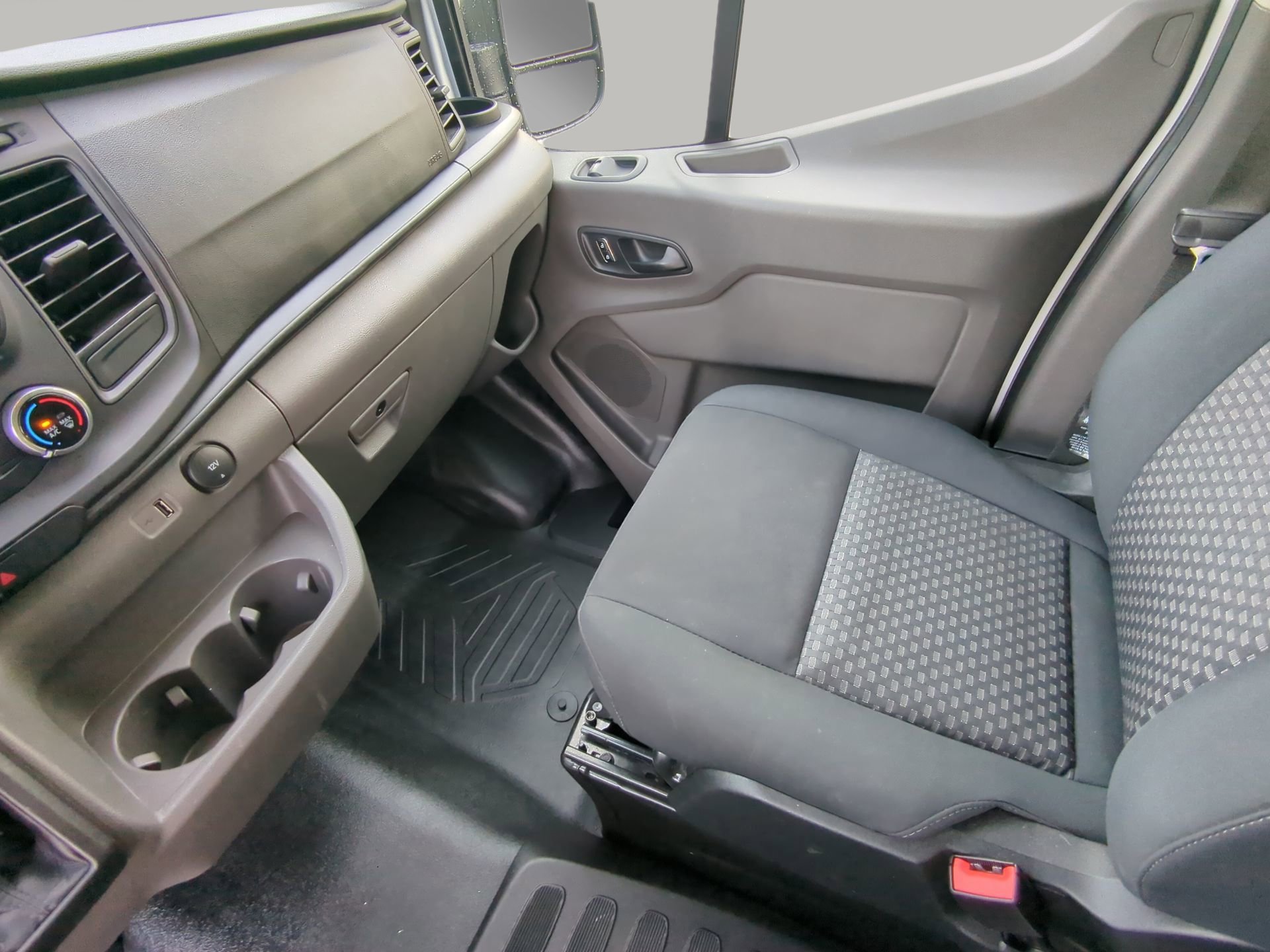 Certified 2025 Ford Transit 250 Low Roof w/ Exterior Upgrade Package RWD image 52