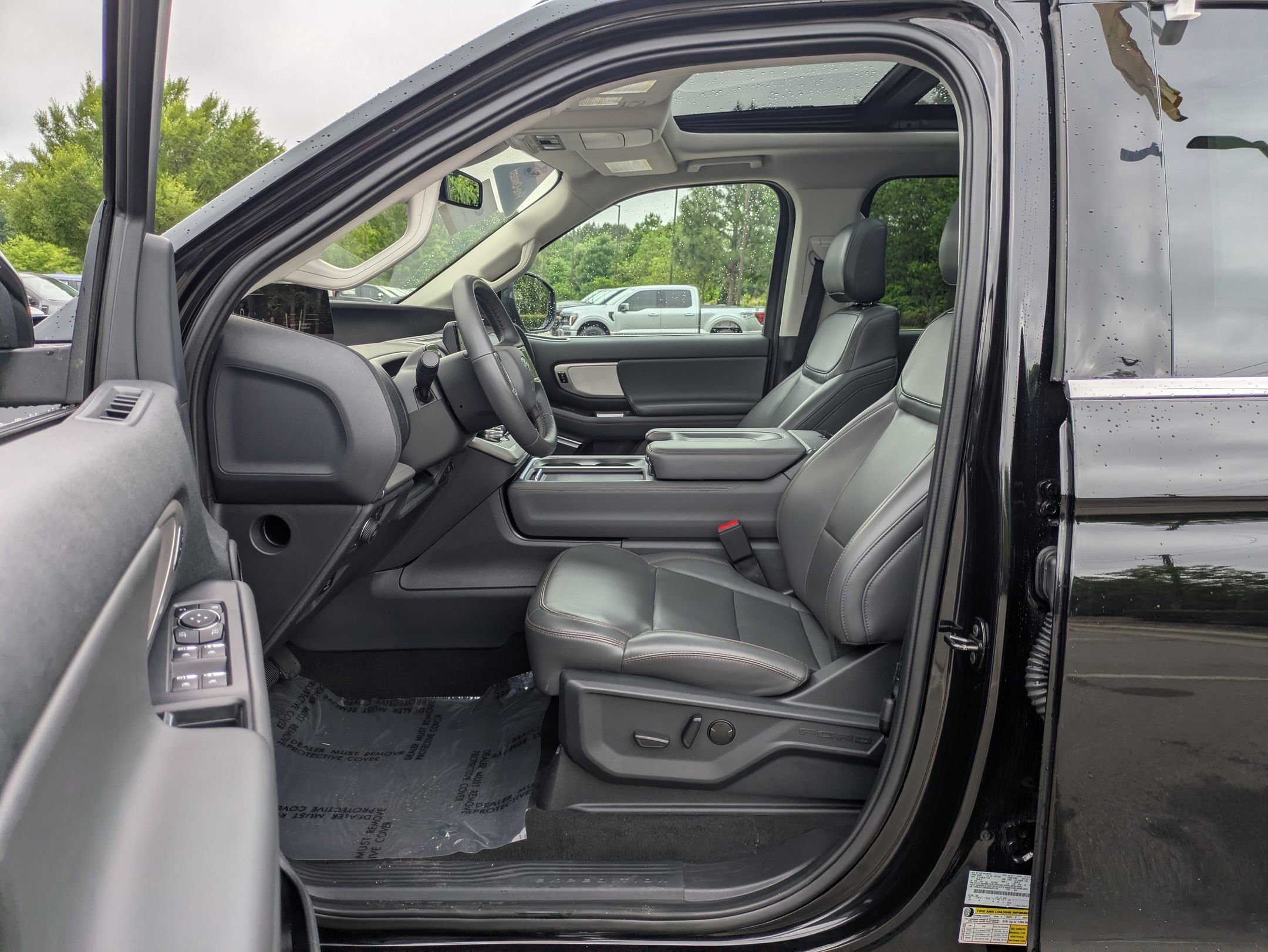 Certified 2025 Ford Expedition Active AWD/4WD image 12