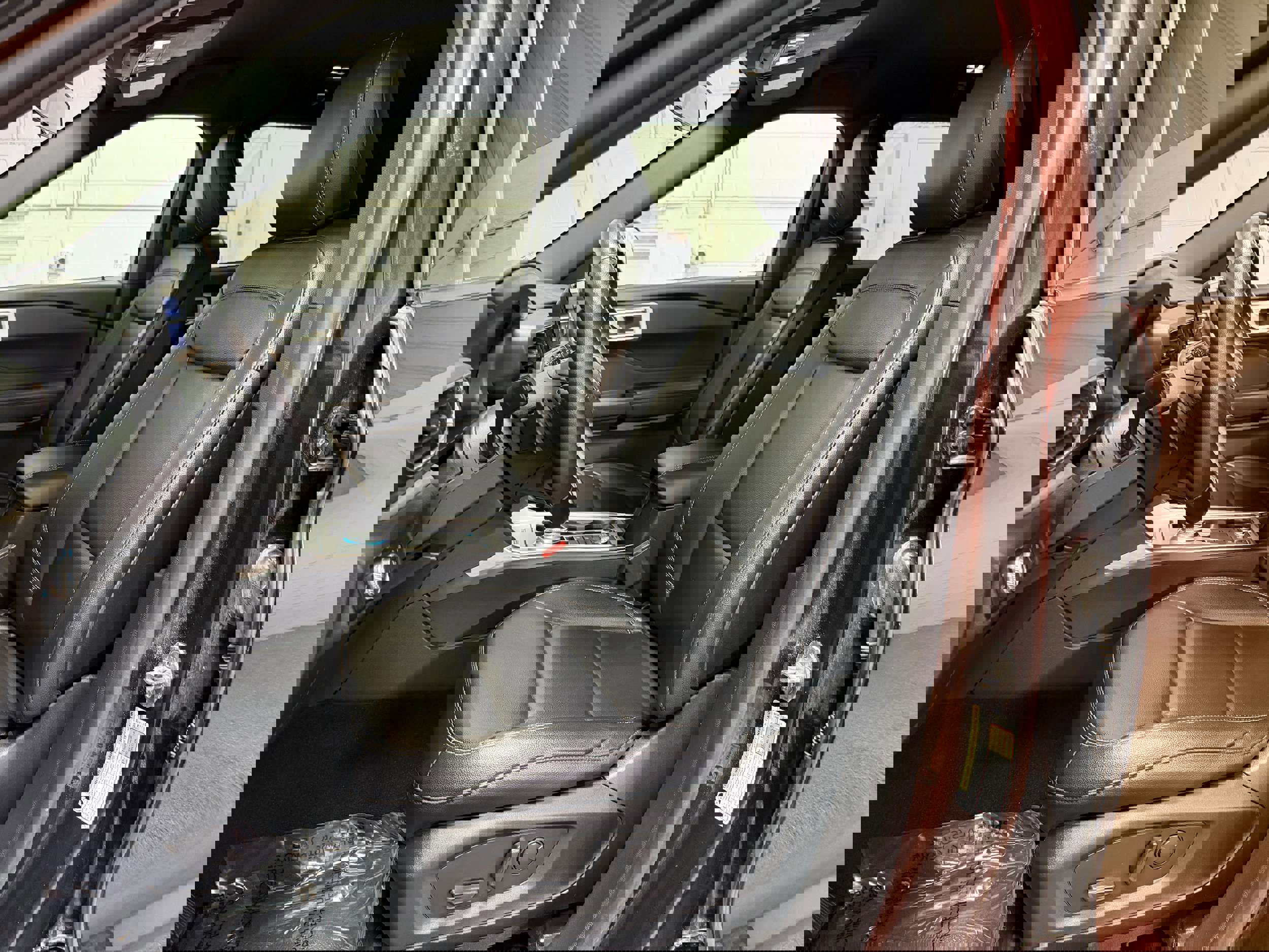 Certified 2020 Ford Explorer XLT w/ Equipment Group 202A image 11