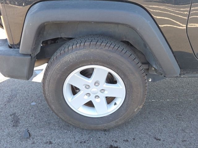 Used 2018 Jeep Wrangler Sport image 10