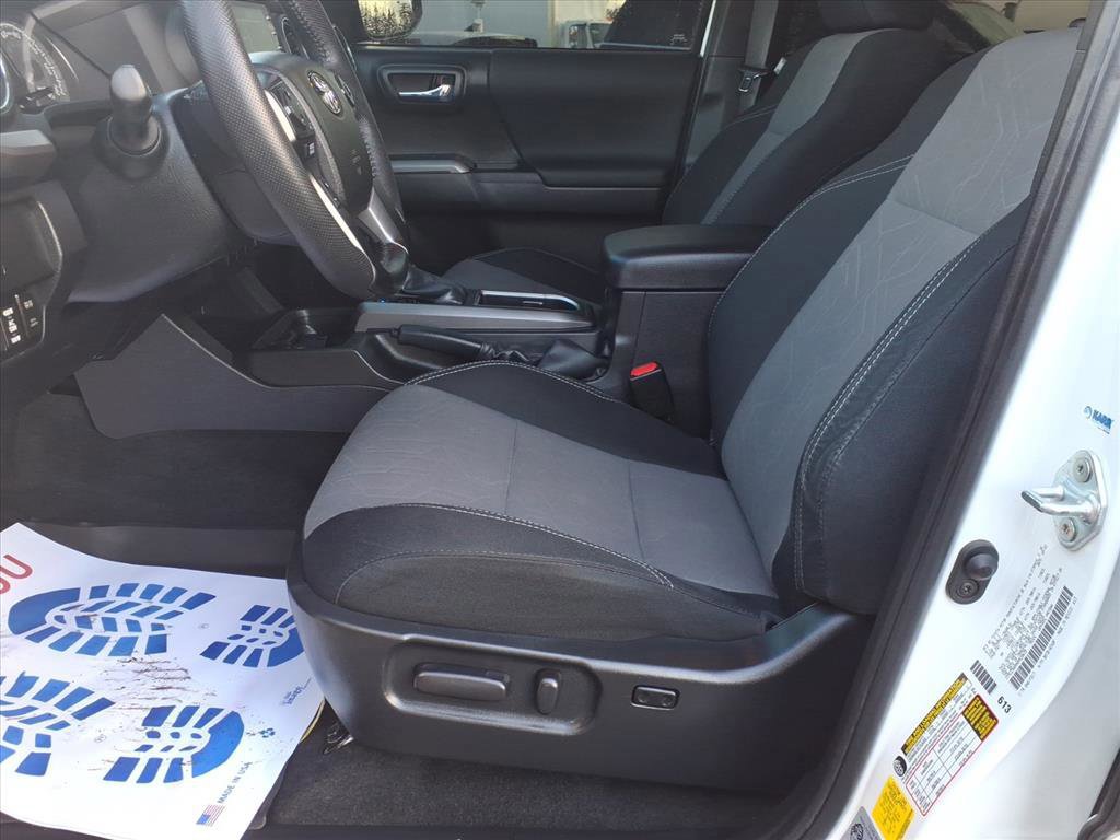 Used 2022 Toyota Tacoma TRD Off-Road image 23