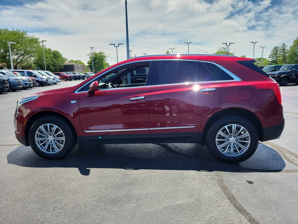 Used 2017 Cadillac XT5 Luxury w/ Driver Awareness Package AWD/4WD image 6