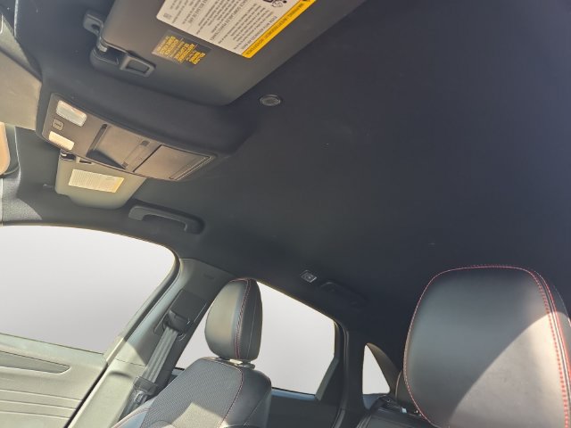 Certified 2025 Ford Escape ST-Line AWD/4WD image 12