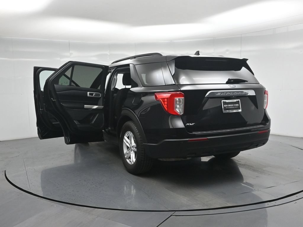 Certified 2022 Ford Explorer XLT RWD image 32