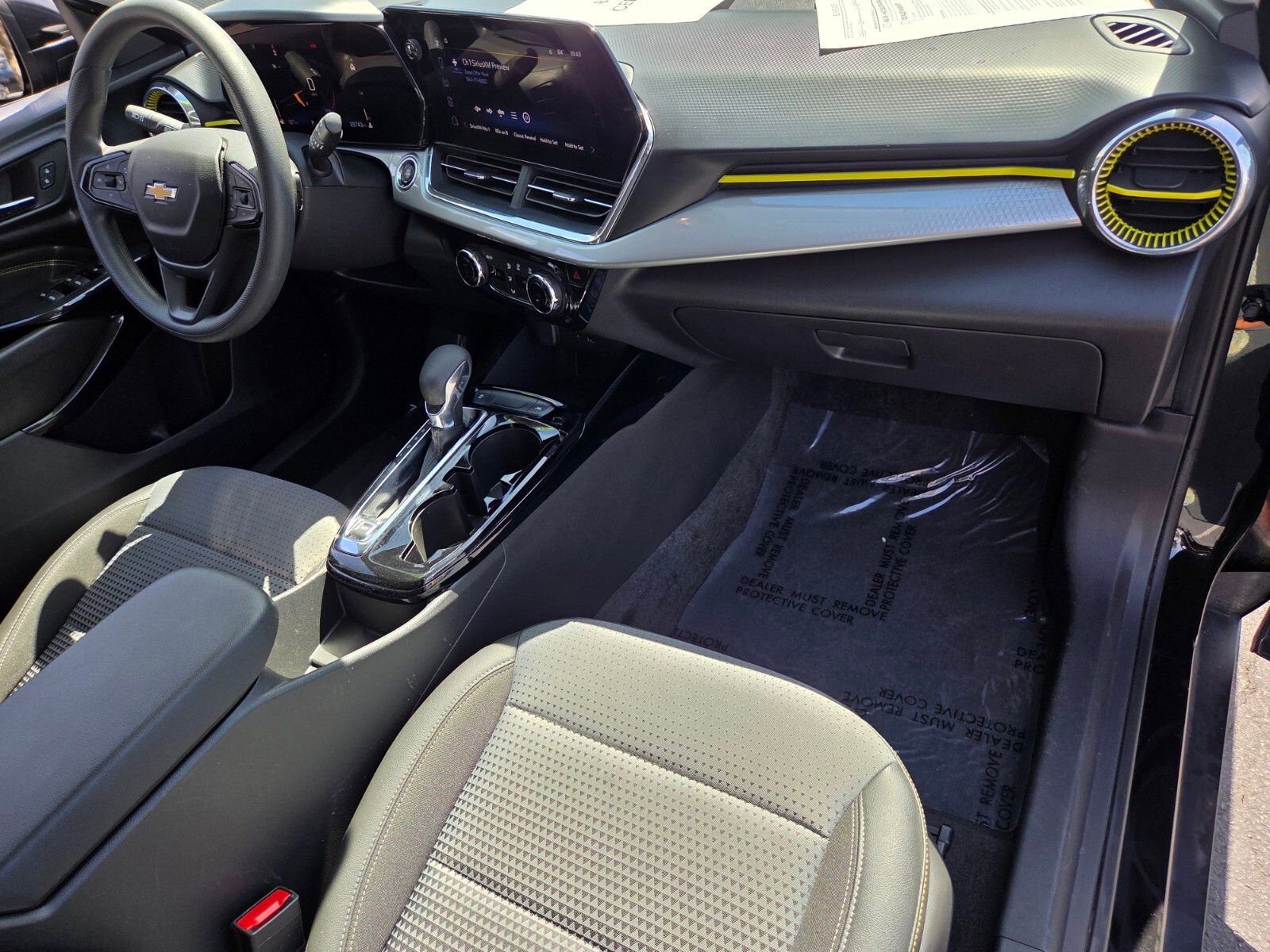 Used 2025 Chevrolet Trax LT image 16