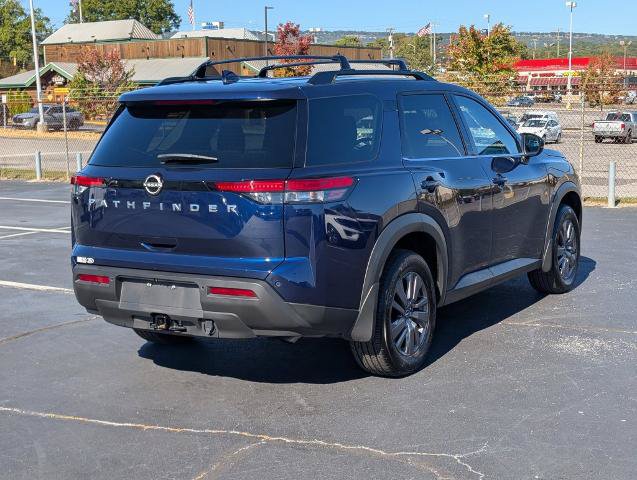 Used 2025 Nissan Pathfinder SV w/ SV Premium Package FWD image 6
