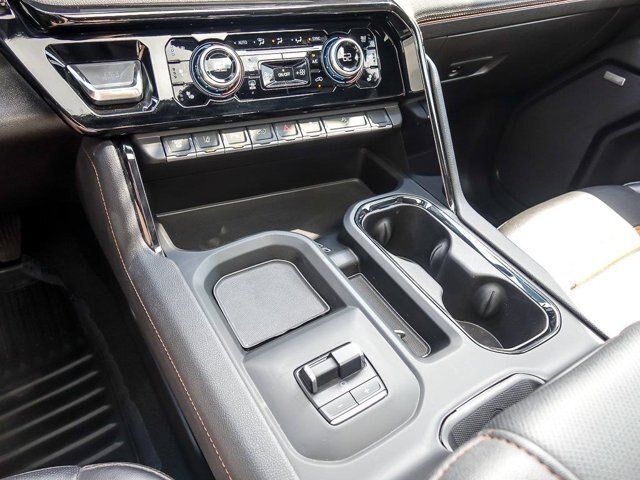Used 2025 GMC Sierra 2500 AT4 w/ AT4 Premium Plus Package AWD/4WD image 30
