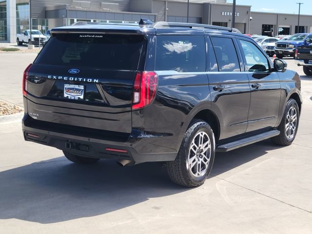 Certified 2025 Ford Expedition Active AWD/4WD image 3