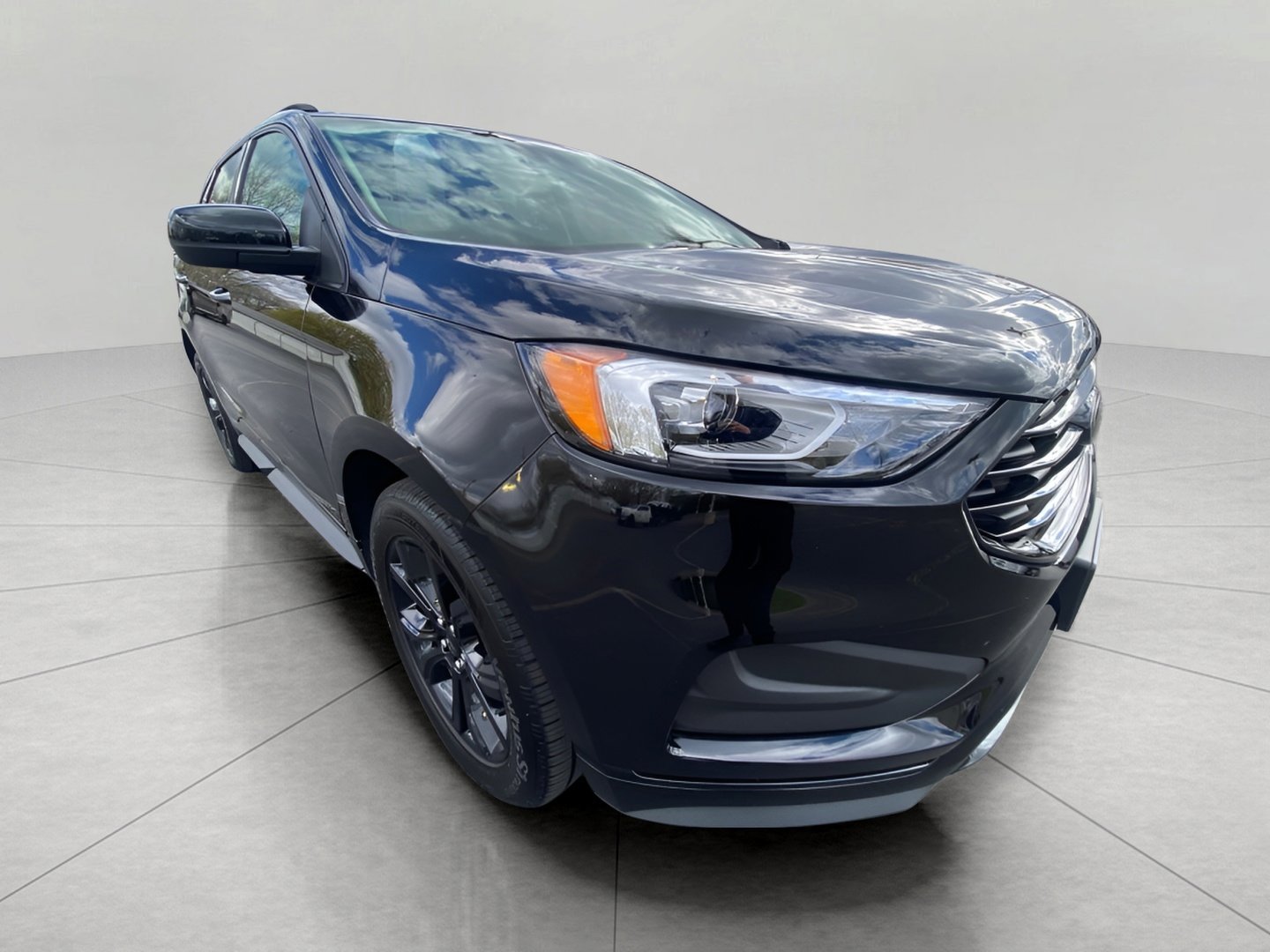 Certified 2023 Ford Edge SE w/ Black Appearance Package