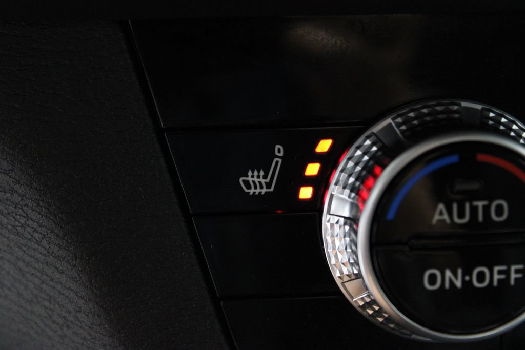 Used 2025 Mitsubishi Outlander AWD image 32