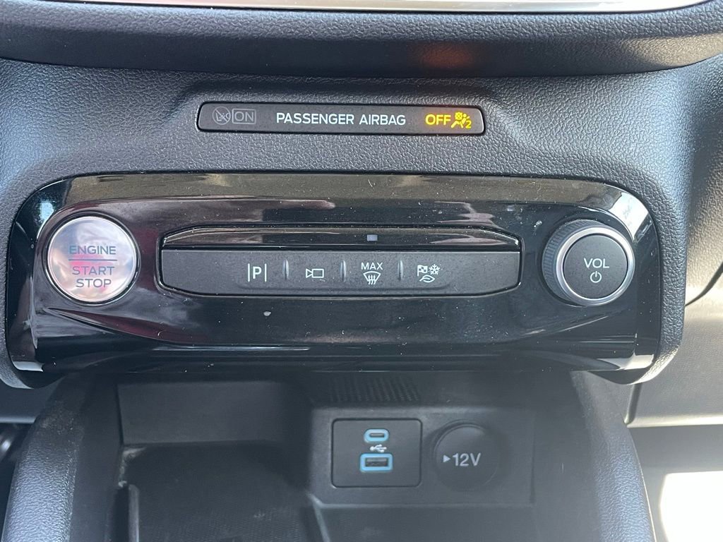 Certified 2023 Ford Escape Platinum w/ Premium Technology Package AWD/4WD image 38