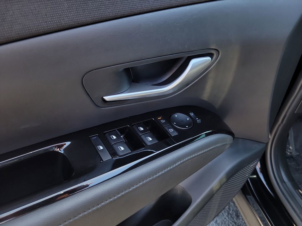 Used 2025 Hyundai Santa Cruz Limited AWD/4WD image 14