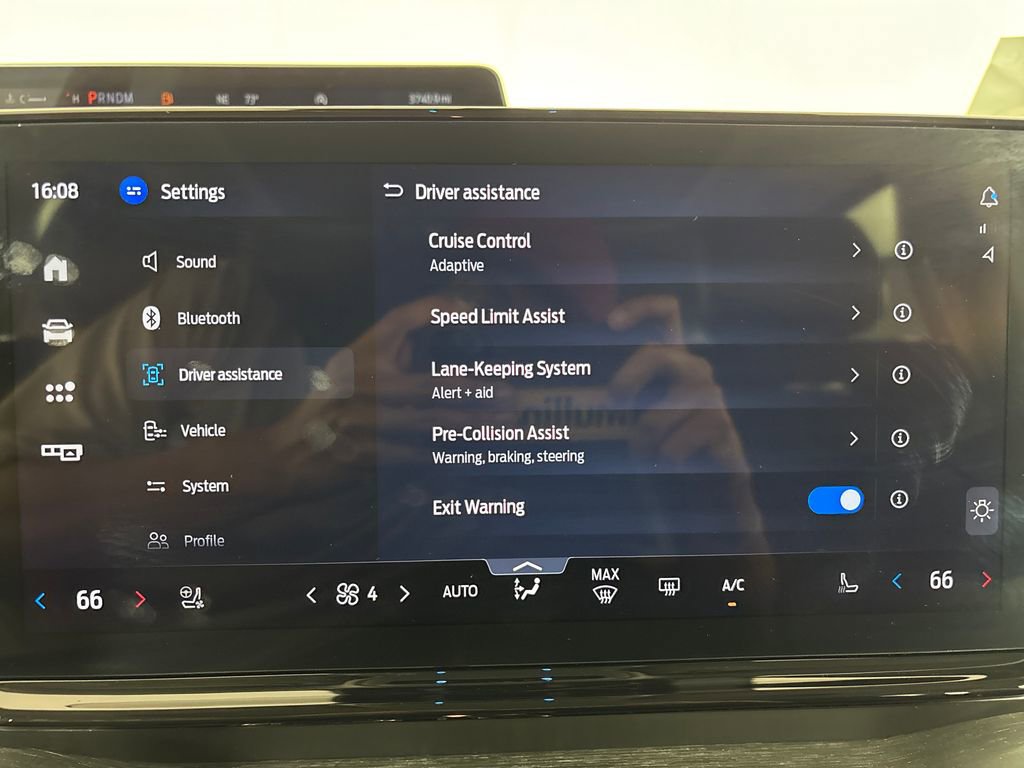 Certified 2025 Ford Expedition Platinum image 27