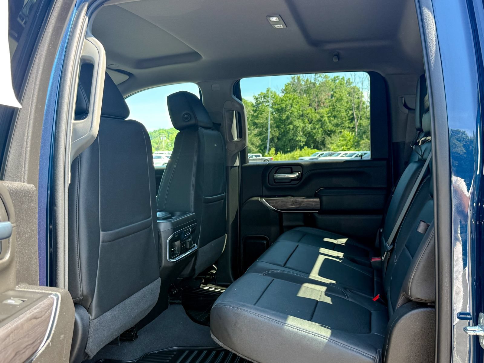 Used 2022 Chevrolet Silverado 2500 LTZ w/ LTZ Premium Package AWD/4WD image 20