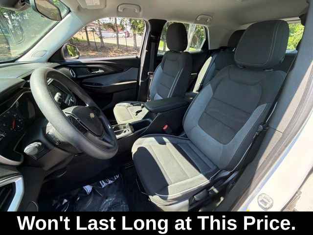 Used 2023 Chevrolet TrailBlazer LS FWD image 12