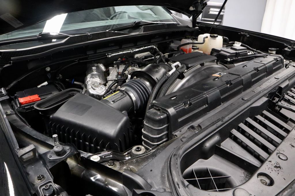 Used 2025 Chevrolet Silverado 3500 LT AWD/4WD image 17