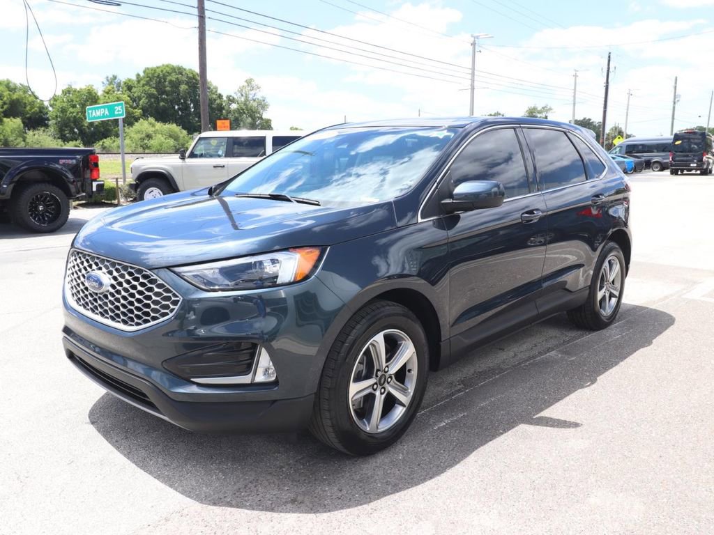 Certified 2023 Ford Edge SEL w/ Convenience Package AWD/4WD image 3
