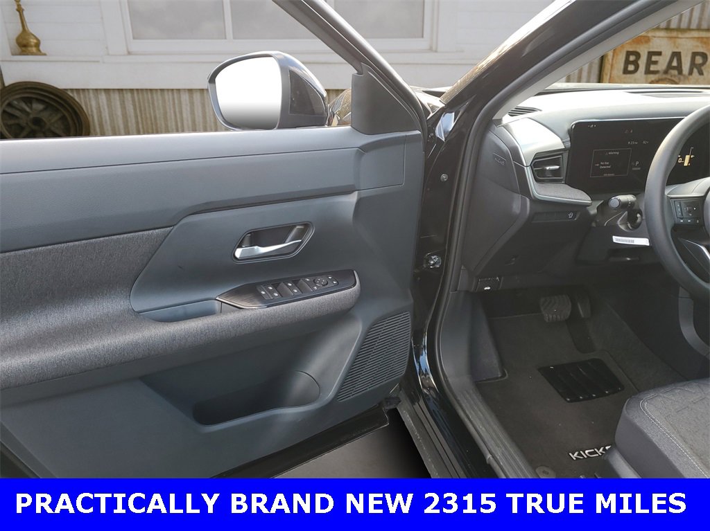 Used 2025 Nissan Kicks SV image 14