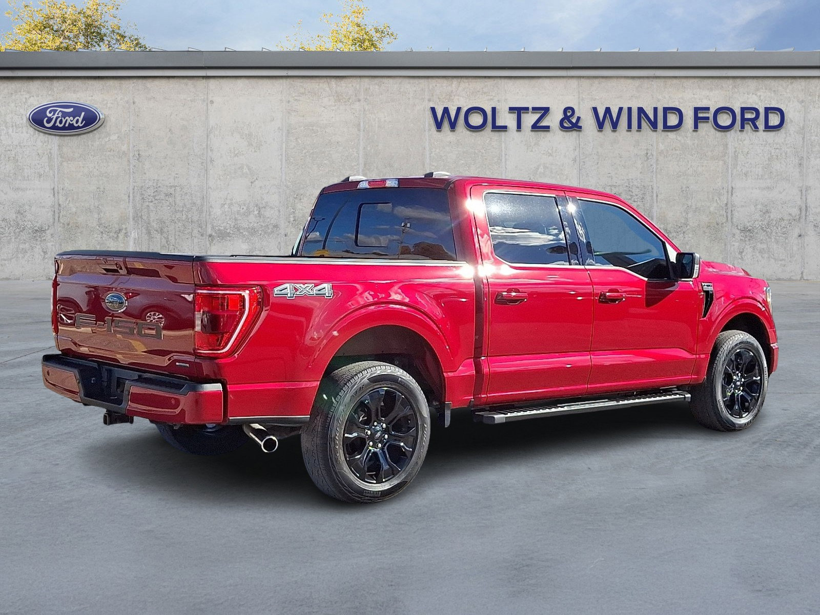 Certified 2022 Ford F150 XLT w/ Equipment Group 302A High image 4