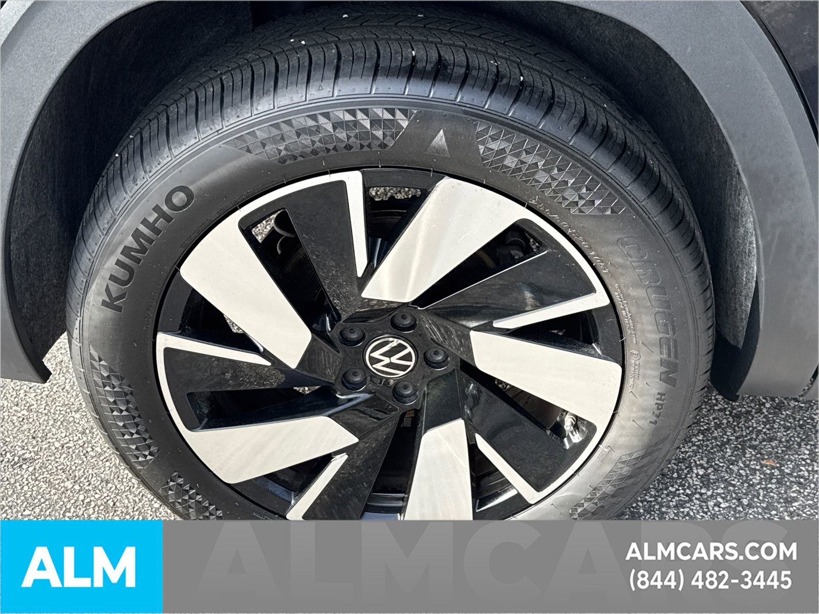 Used 2025 Volkswagen Atlas Cross Sport SE image 21