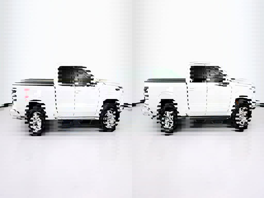 Used 2024 Nissan Frontier SV w/ Technology Package image 6