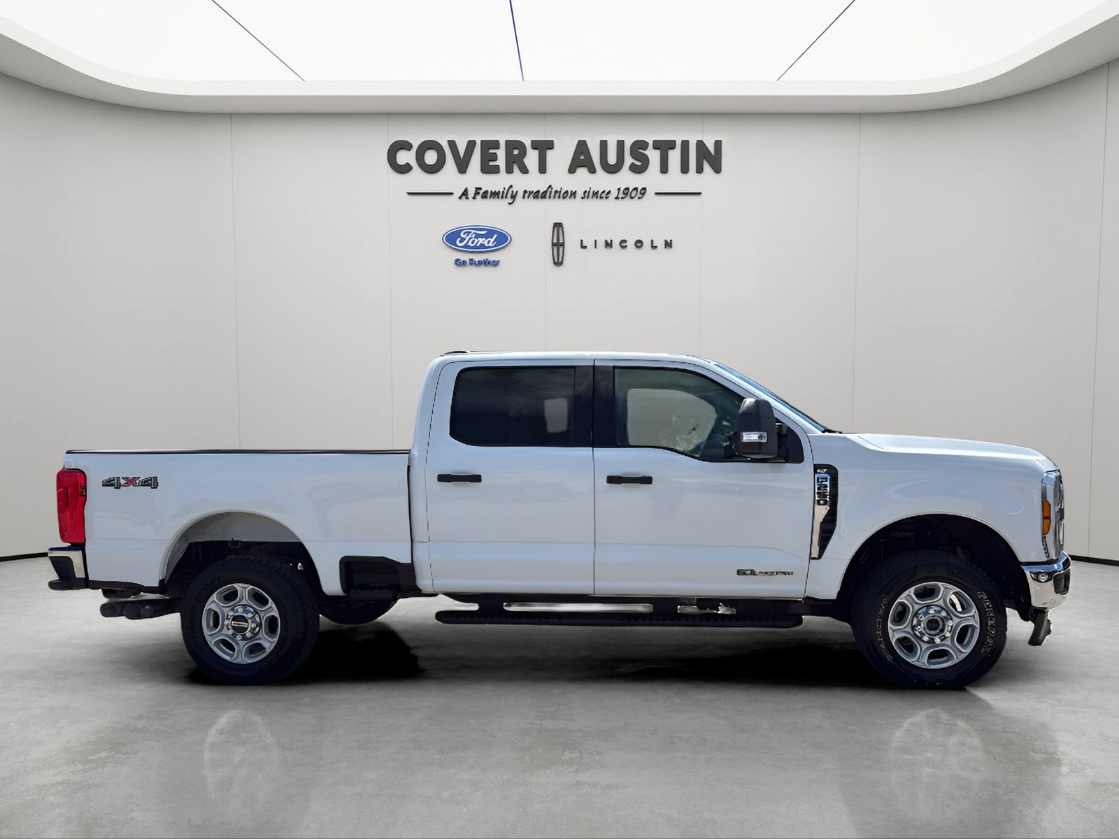 Certified 2025 Ford F250 XLT AWD/4WD image 6