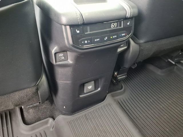 Used 2024 Toyota Grand Highlander FWD image 11