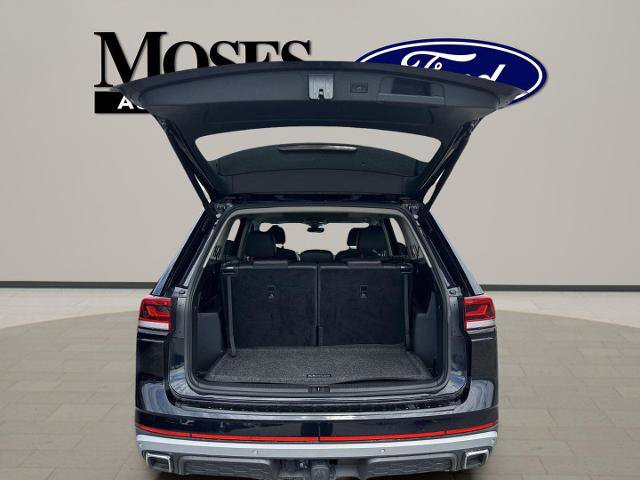 Used 2024 Volkswagen Atlas Peak Edition SE AWD/4WD image 9