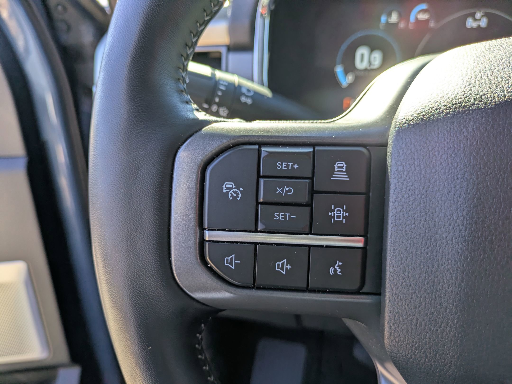 Certified 2023 Ford F150 Lariat w/ Equipment Group 502A High image 18