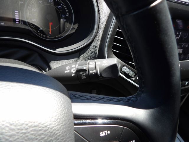 Used 2021 Jeep Cherokee Latitude Plus AWD/4WD image 18