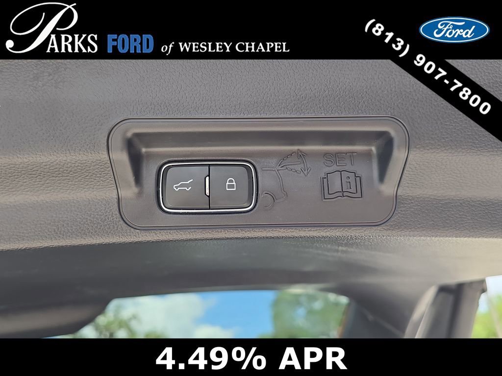 Certified 2022 Ford Explorer XLT image 9