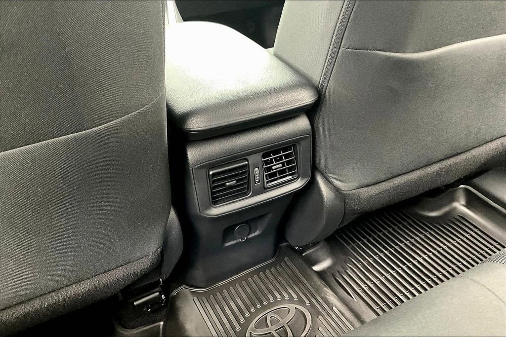 Used 2024 Toyota RAV4 LE image 33