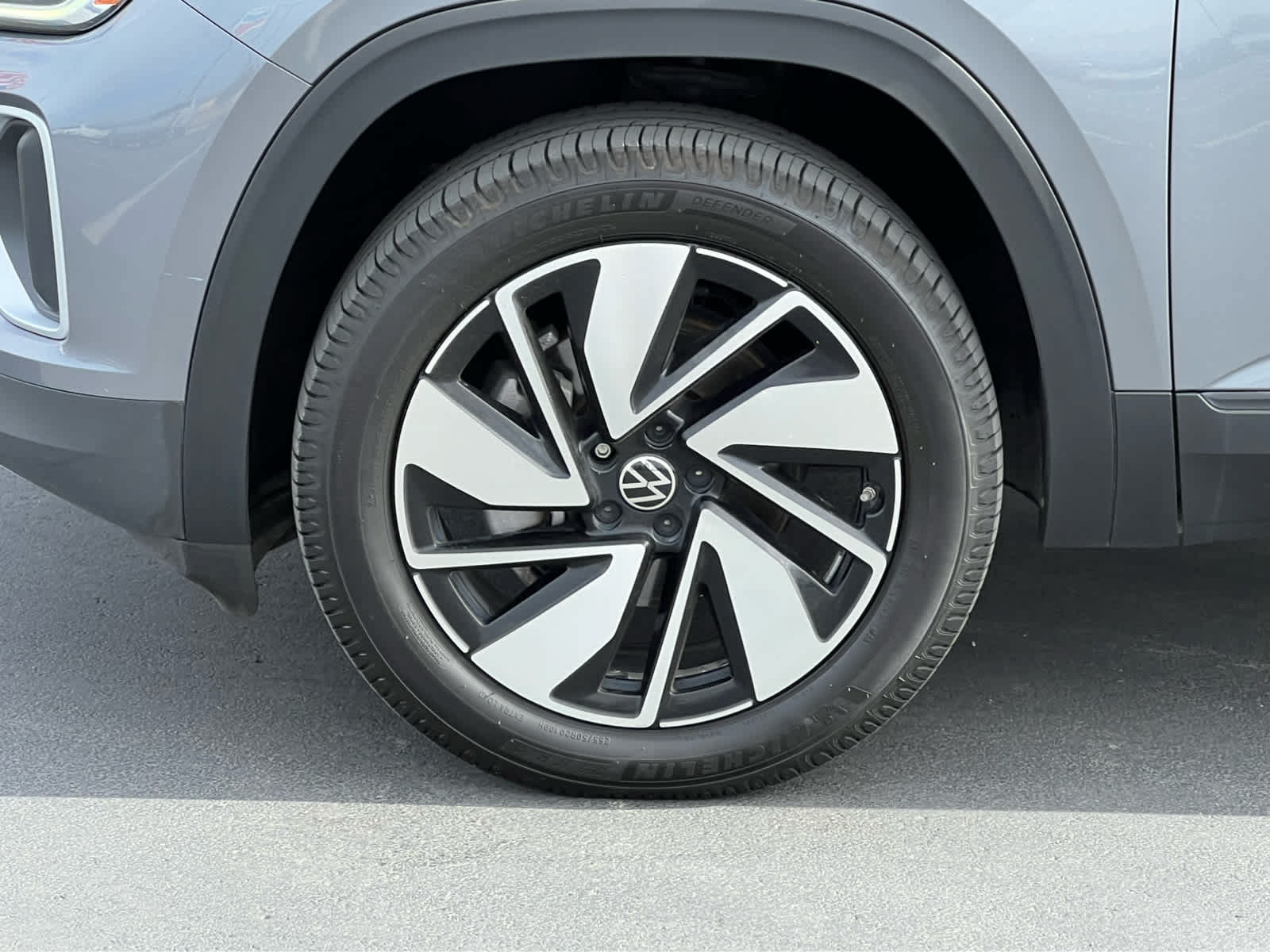 Used 2024 Volkswagen Atlas SE AWD/4WD image 21