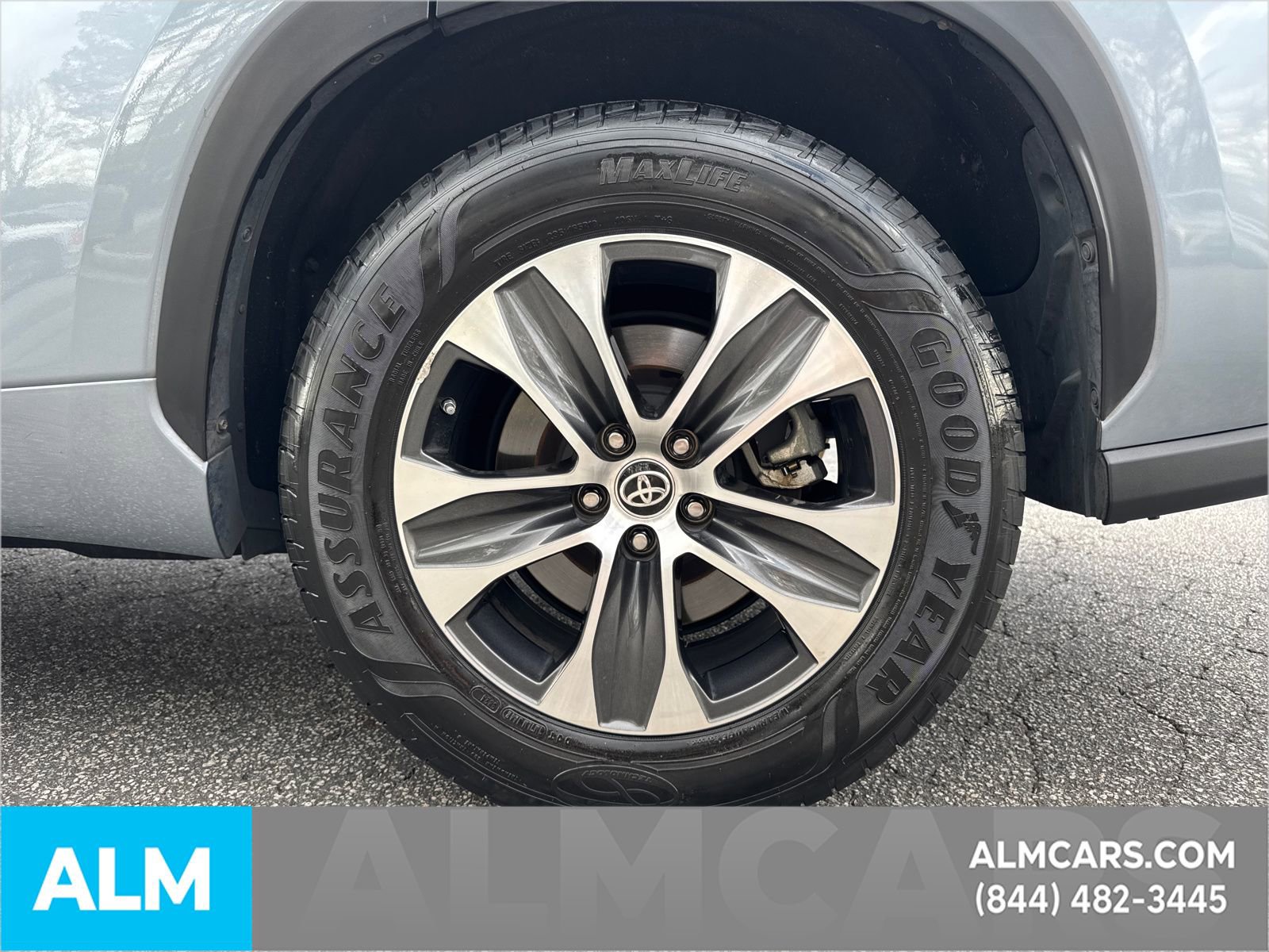 Used 2021 Toyota Highlander XLE image 23