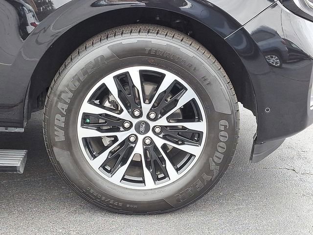 Certified 2025 Ford Expedition Max Platinum image 27