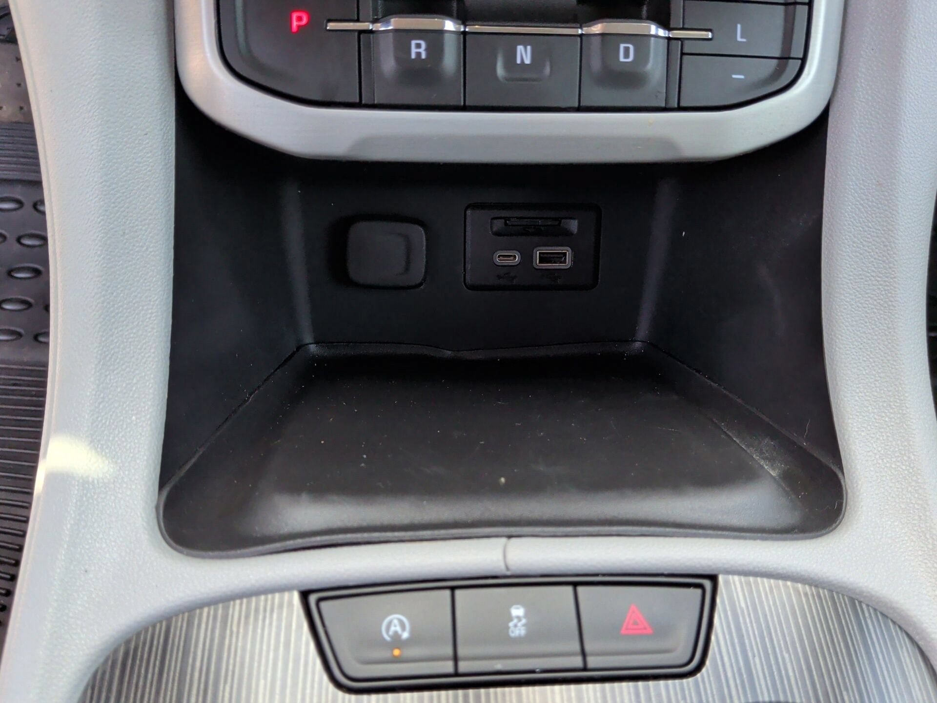 Used 2023 GMC Acadia SLT FWD image 38