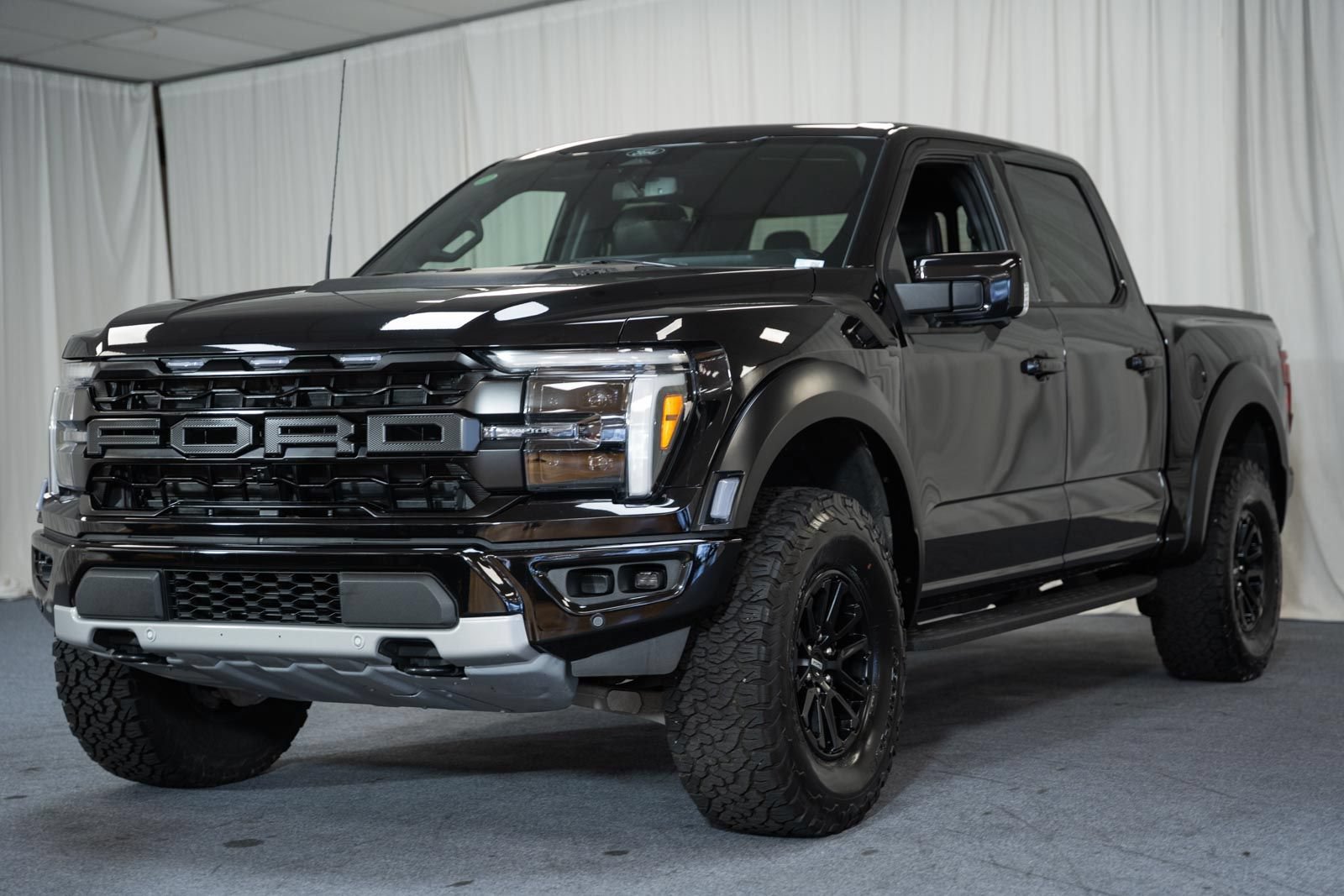Certified 2025 Ford F150 Raptor AWD/4WD image 3