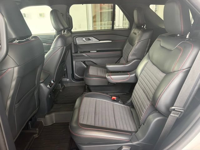 Certified 2025 Ford Explorer ST-Line w/ Premium Package AWD/4WD image 17