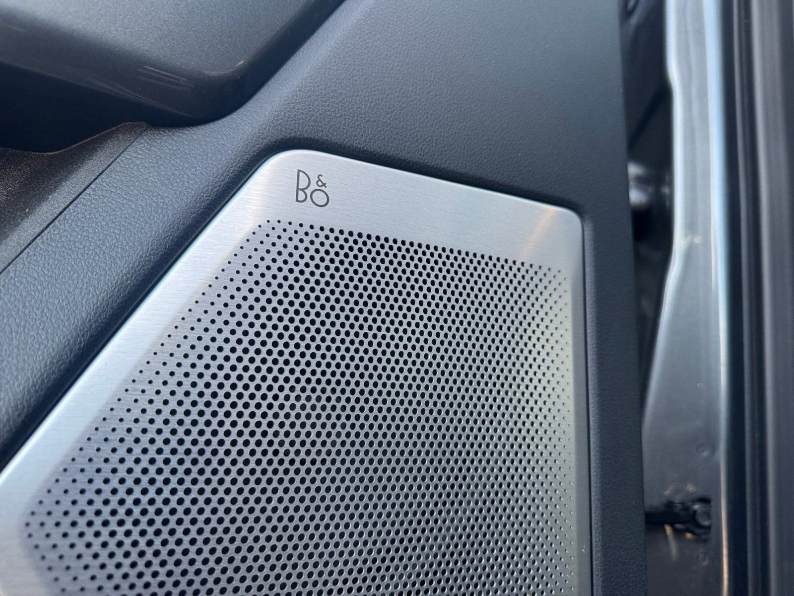 Certified 2022 Ford F150 Lariat w/ Equipment Group 502A High image 19