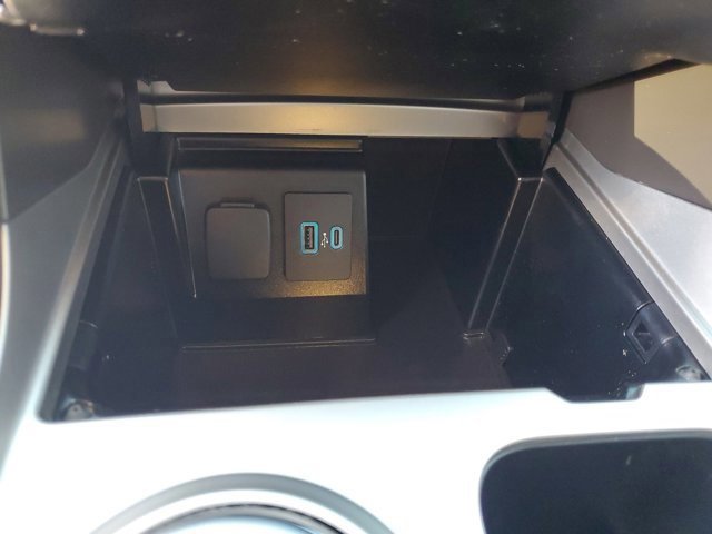 Certified 2020 Ford Explorer Platinum w/ Premium Technology Package image 33