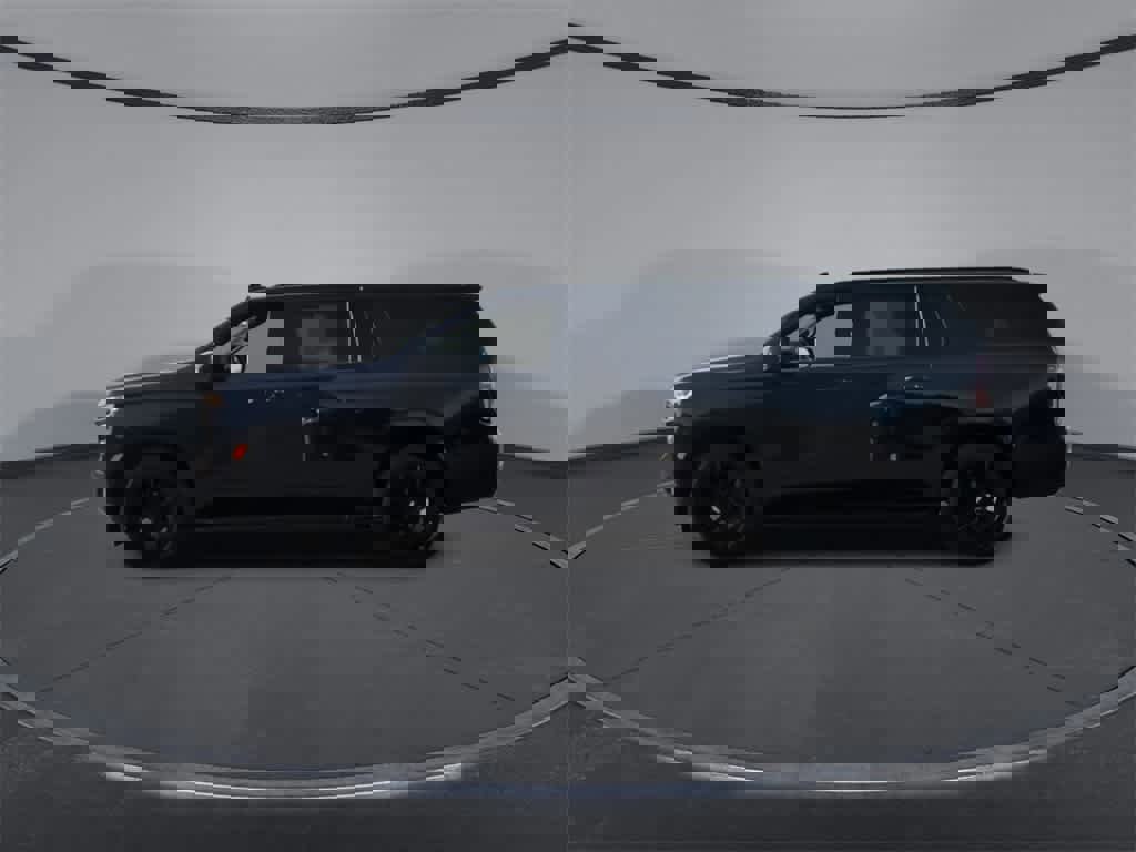 Used 2022 Chevrolet Suburban RST image 6