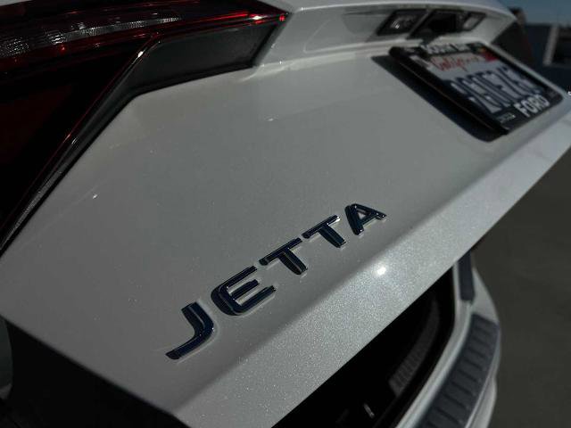 Used 2023 Volkswagen Jetta SE FWD image 9
