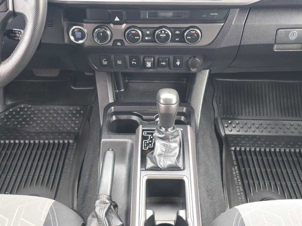 Used 2021 Toyota Tacoma TRD Off-Road w/ Technology Package image 13