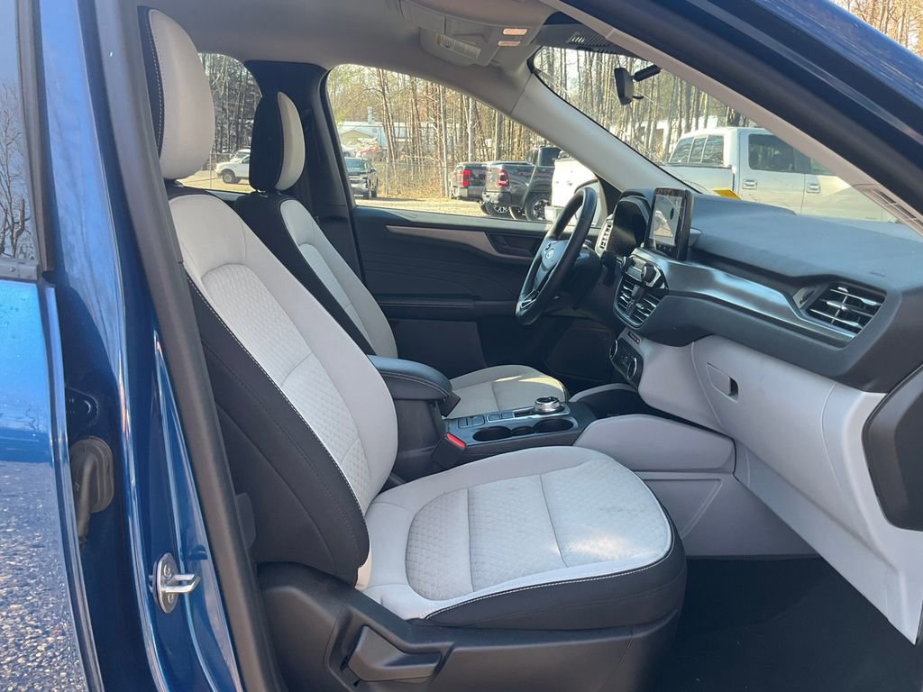 Certified 2023 Ford Escape Active w/ Cold Weather Package image 12